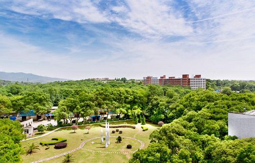 江西青年职业学院图片