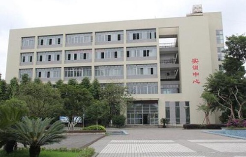 靖江市新丰职业中学图片