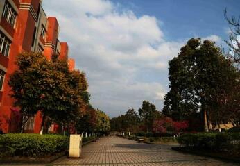 重庆市冶金高级技工学校图片