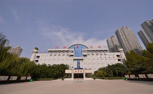 河南民族中等专业学校图片