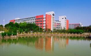 江苏省扬州汽车技工学校图片