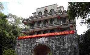 山东烟台建文学院中专部图片