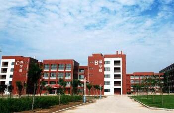 扬州市财经职业中学图片
