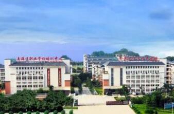 青岛电子信息技术学校图片