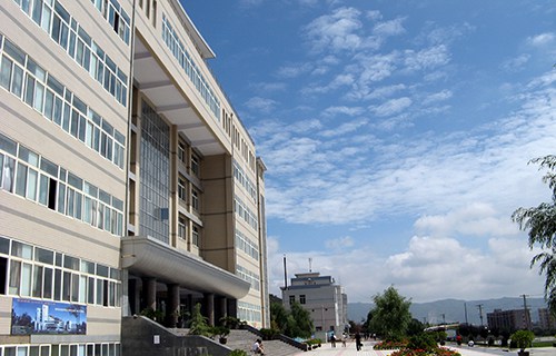 山东卫生学校图片