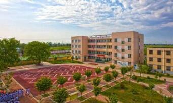 陕西振华职业中等专业学校图片