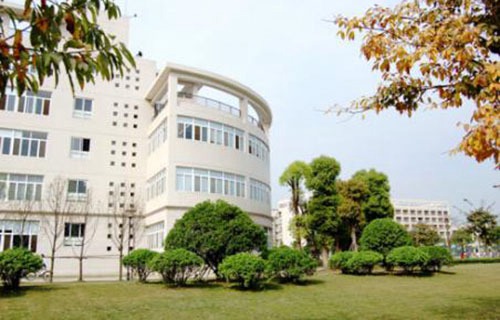 平阴职业中等专业学校图片