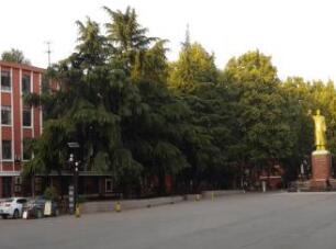 西安市房屋建筑技工学校图片