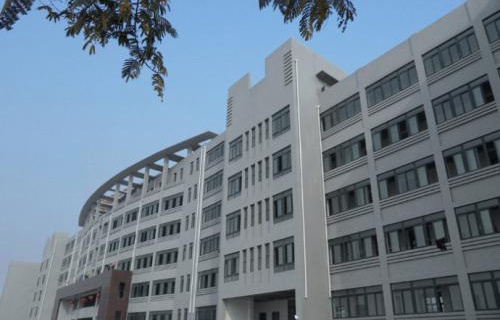 山东梁山嘉诚职业学校图片
