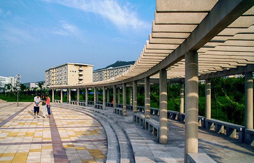 山东巨野县技工学校图片