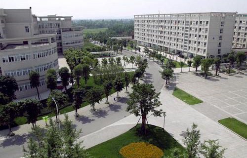 临沂劳动局技工学校图片