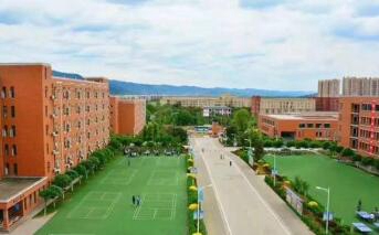 东营高级技工学校图片