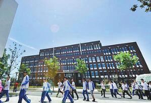 西安华山技工学校图片