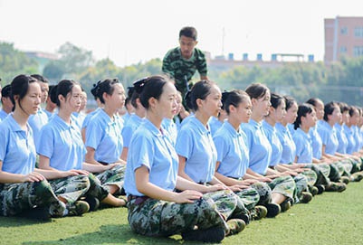 山东航空乘务学校图片