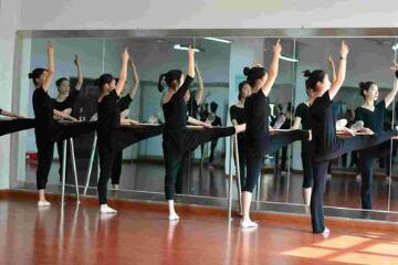 杭州高铁乘务学校图片