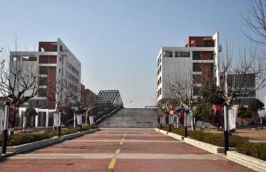无锡市工艺美术技工学校