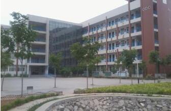 西安市长安区第二职业中学图片
