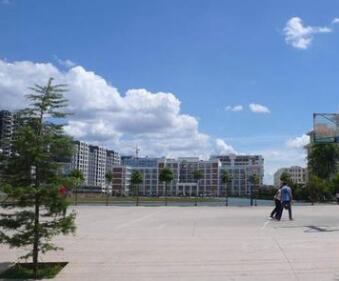 昭阳区高级职业中学图片
