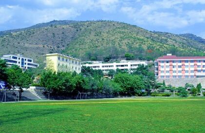 云南文山州财贸学校图片