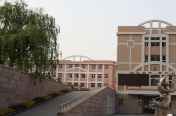 西安市财经职业学校图片