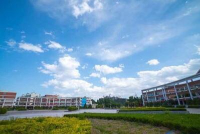 榆林职业技术学院五年制大专图片