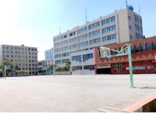 云南省电子信息高级技工学校图片