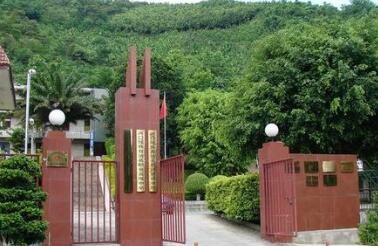 河口县职业高级中学图片