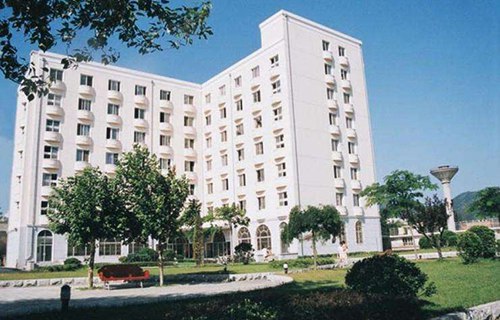 昆明市西山区职业高级中学图片