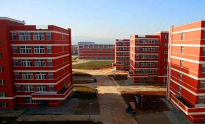 曲靖医学高等专科学校五年制大专图片
