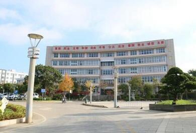 云南林业职业技术学院图片