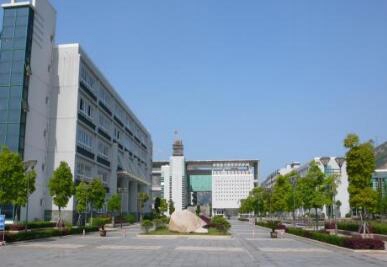 大连通才计算机中等职业技术学校图片