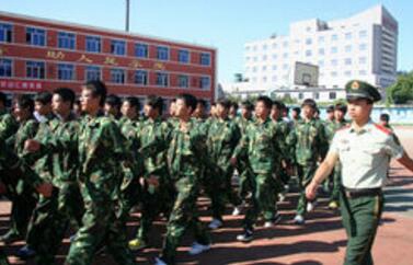 盘锦北方工业学校图片