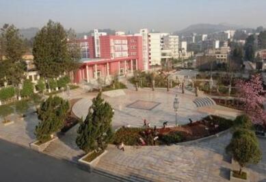 云南省旅游学校图片