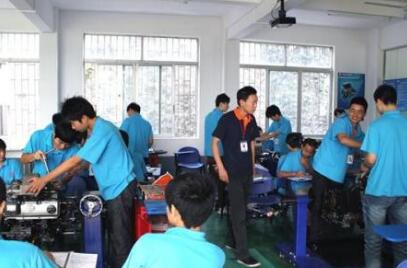 西宁汽修学校图片