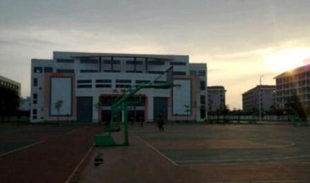 广西经贸高级技工学校图片