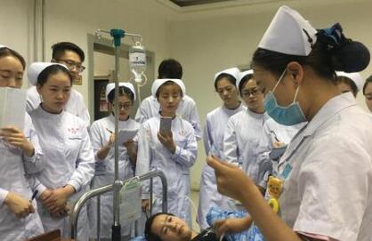 青海护士学校图片