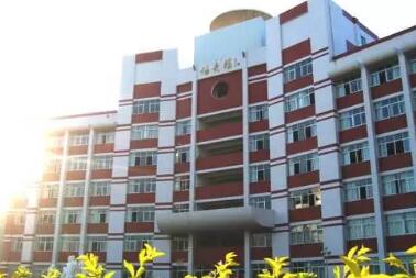 青海护理学校图片