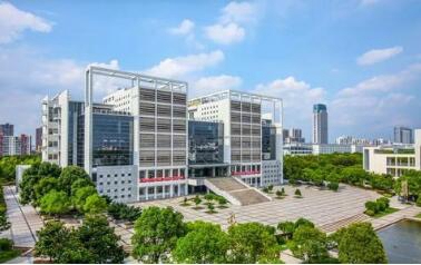 常州纺织服装职业技术学院图片