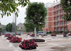 东北师范大学人文学院有什么专业?有朝鲜语专业吗?