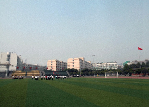 南充石油化工学校2023年学费多少钱