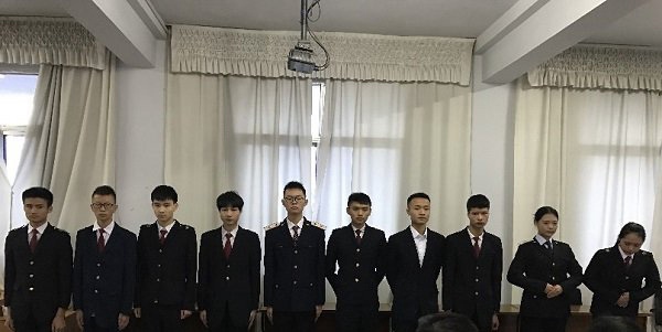 学生应聘