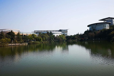 重庆市建筑科技职业学院是公办吗