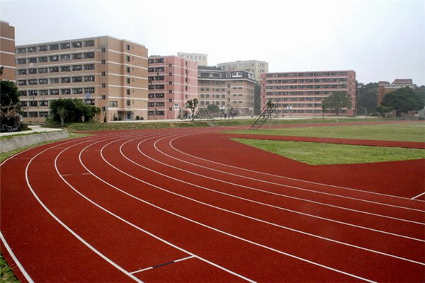 重庆能源职业学院坐大巴能到吗