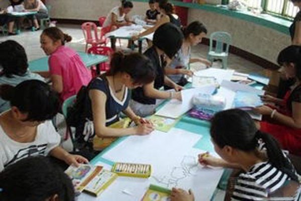 成都读幼师大概要多少钱