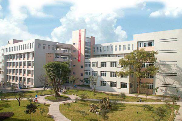 四川艺术职业学院招收初中生嘛?