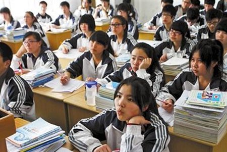 石屏县职业高级中学环境怎么样?