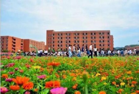 成都市机械高级技工学校收费政策|奖学金以及助学金设置