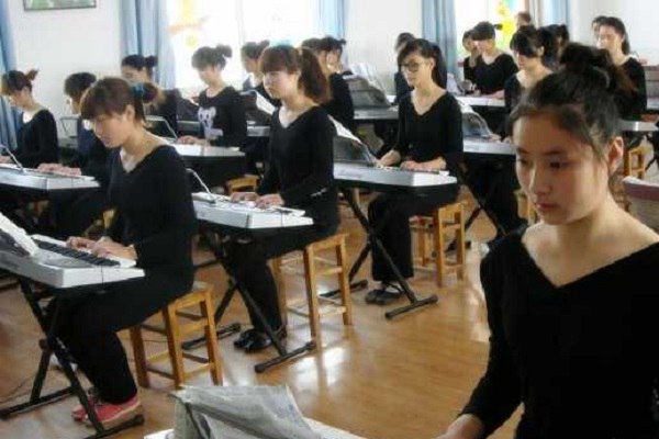 成都学小学教育哪个学校比较好