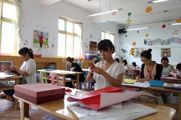 成都读幼师大概要多少钱