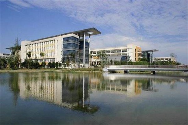 四川省盐业学校寝室环境怎么样?